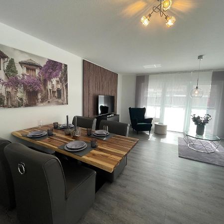 Exklusive Wohnung Zentral Mit Grossem Balkon Losheim Kültér fotó