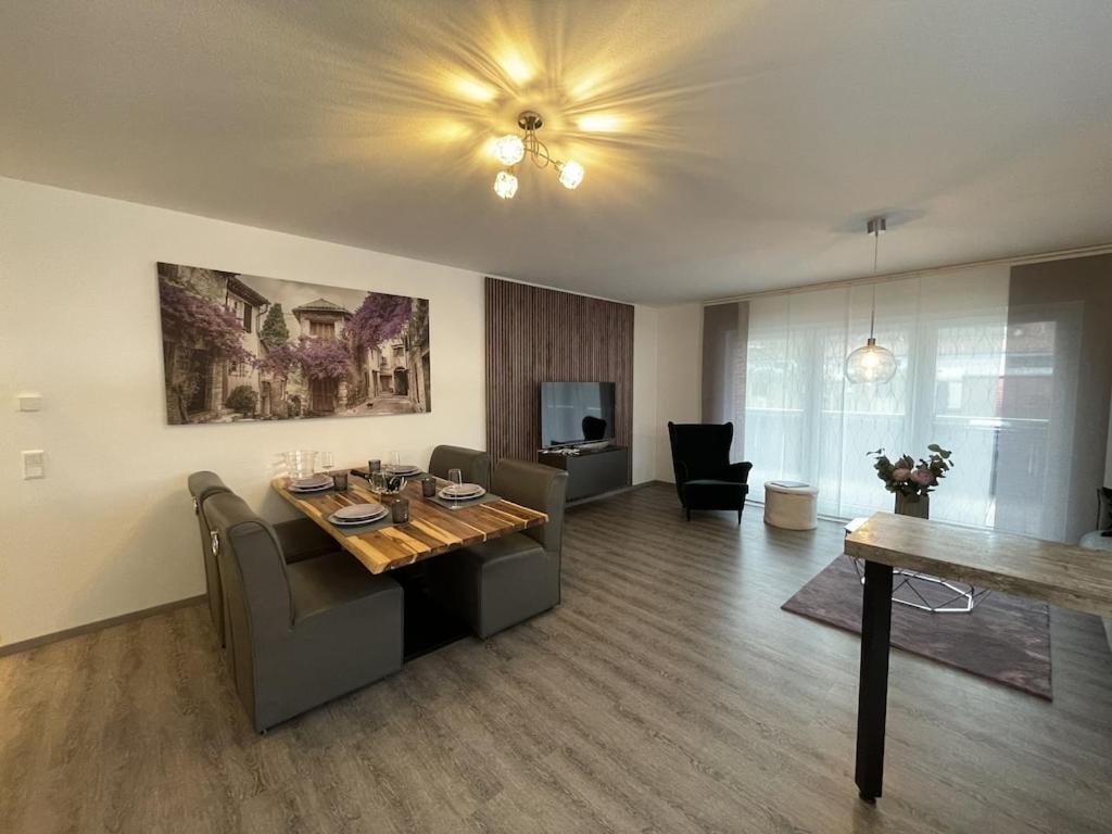 Exklusive Wohnung Zentral Mit Grossem Balkon Losheim Kültér fotó