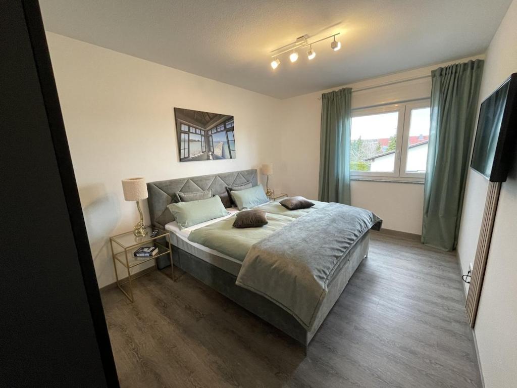 Exklusive Wohnung Zentral Mit Grossem Balkon Losheim Kültér fotó