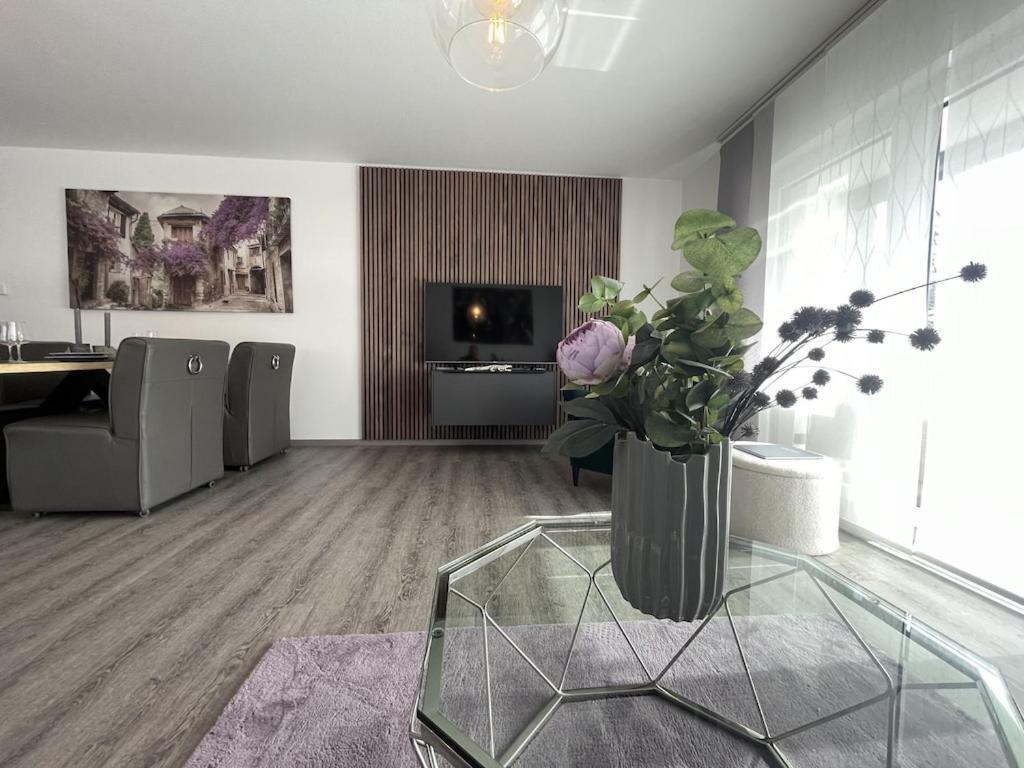 Exklusive Wohnung Zentral Mit Grossem Balkon Losheim Kültér fotó