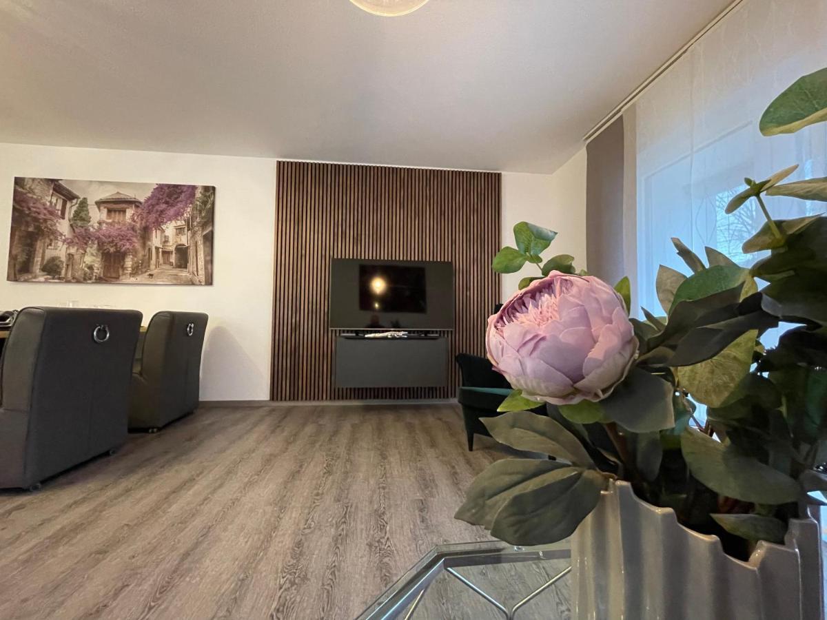 Exklusive Wohnung Zentral Mit Grossem Balkon Losheim Kültér fotó