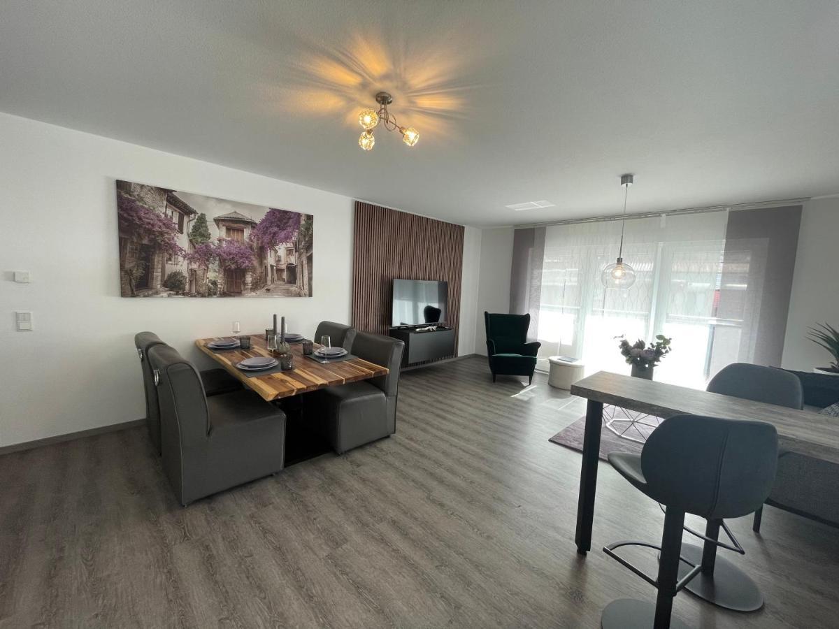 Exklusive Wohnung Zentral Mit Grossem Balkon Losheim Kültér fotó